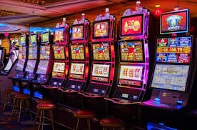 Filipino player accessing 639club apk live casino on a smartphone browser